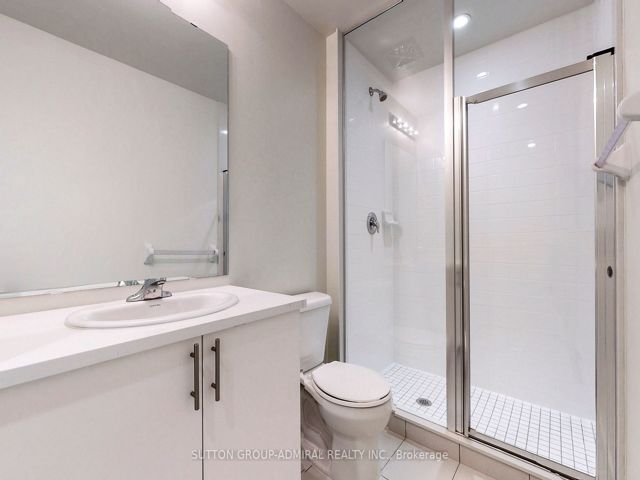 221 - 39 Annie Craig Dr