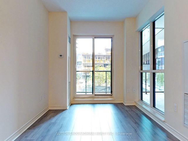 221 - 39 Annie Craig Dr