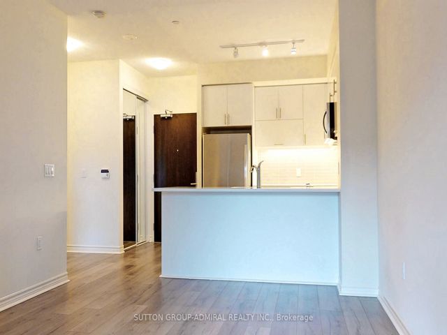 221 - 39 Annie Craig Dr
