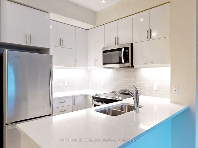 221 - 39 Annie Craig Dr