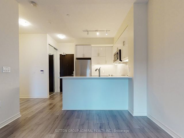 221 - 39 Annie Craig Dr