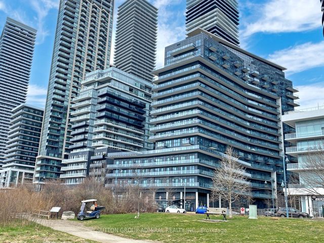 221 - 39 Annie Craig Dr