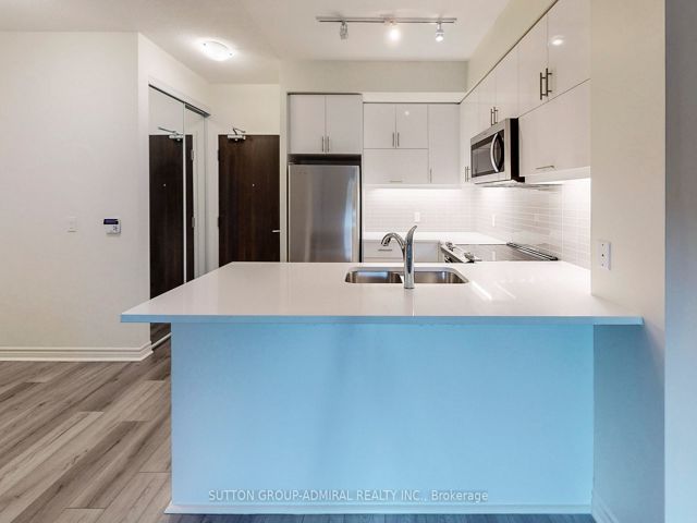 221 - 39 Annie Craig Dr