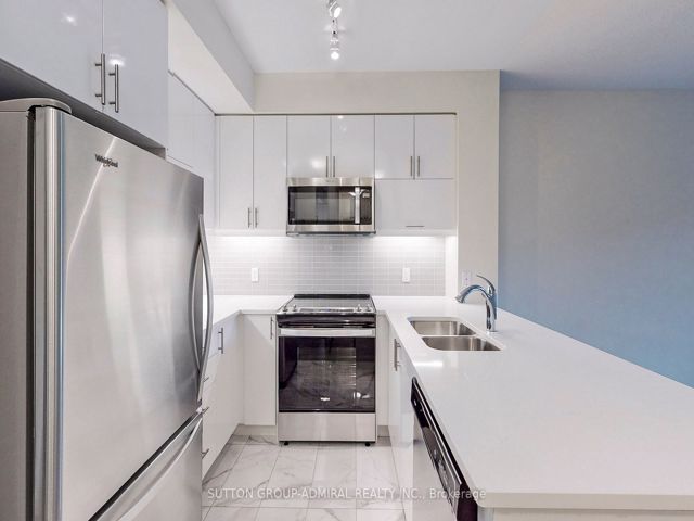 221 - 39 Annie Craig Dr