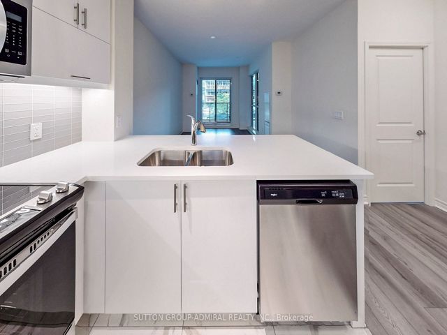 221 - 39 Annie Craig Dr