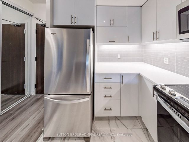 221 - 39 Annie Craig Dr