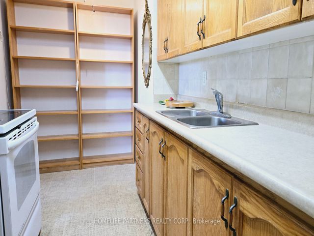 315 - 2825 Islington Ave