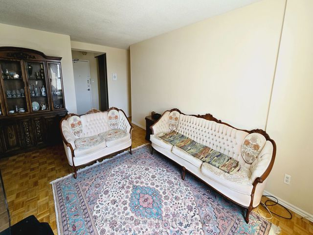 315 - 2825 Islington Ave