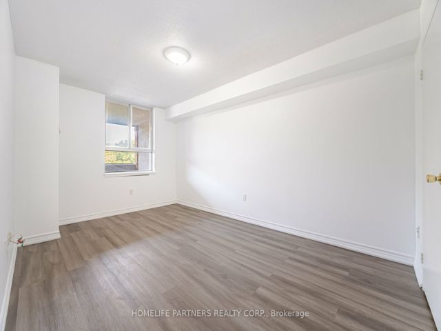 303 - 40 Panorama Crt