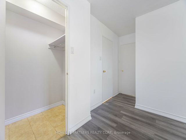 303 - 40 Panorama Crt