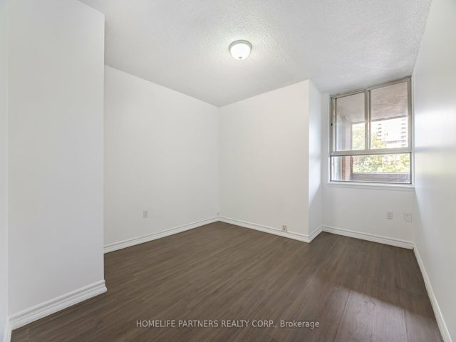 303 - 40 Panorama Crt