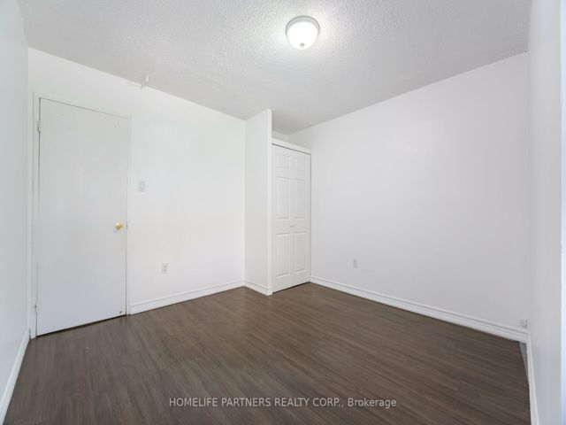 303 - 40 Panorama Crt