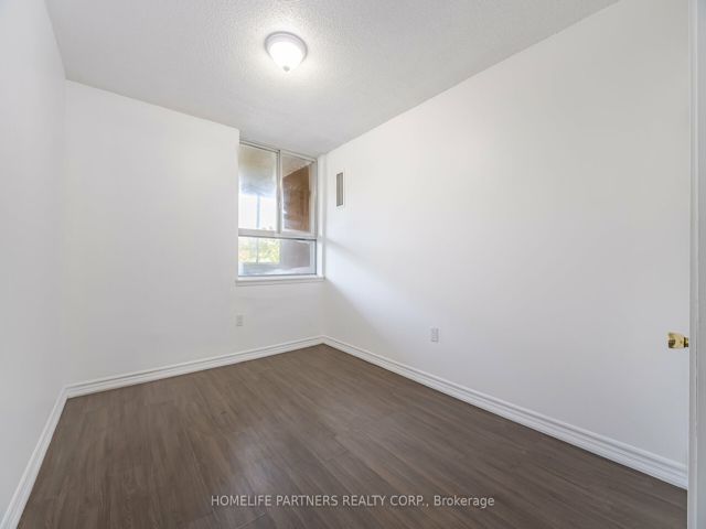 303 - 40 Panorama Crt