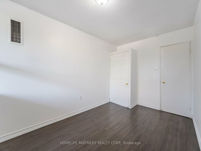 303 - 40 Panorama Crt