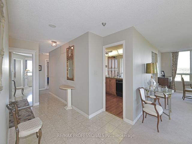 1605 - 1 Aberfoyle Cres