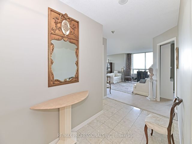 1605 - 1 Aberfoyle Cres