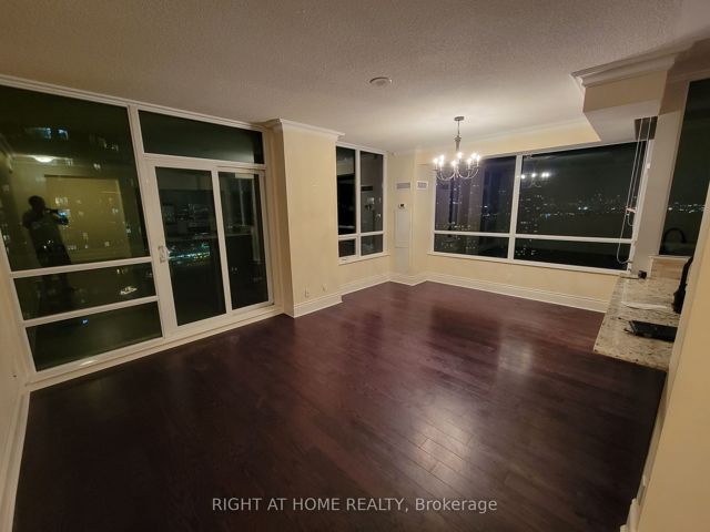 4304 - 2230 Lake Shore Blvd W
