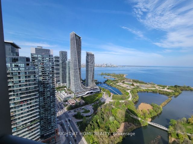 4304 - 2230 Lake Shore Blvd W
