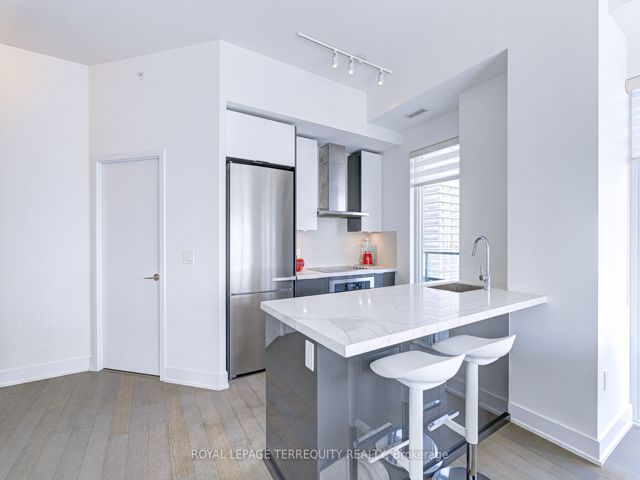 4506 - 20 Shore Breeze Dr