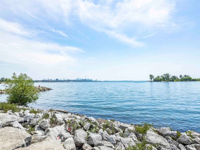 213 - 2121 Lake Shore Blvd W