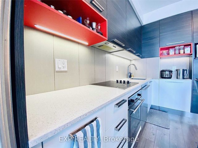 1601 - 36 Park Lawn Rd W