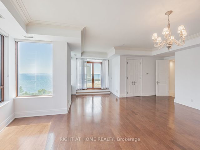 LPH19 - 2095 Lake Shore Blvd W