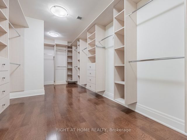 LPH19 - 2095 Lake Shore Blvd W