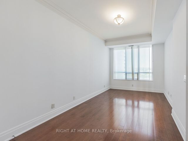 LPH19 - 2095 Lake Shore Blvd W