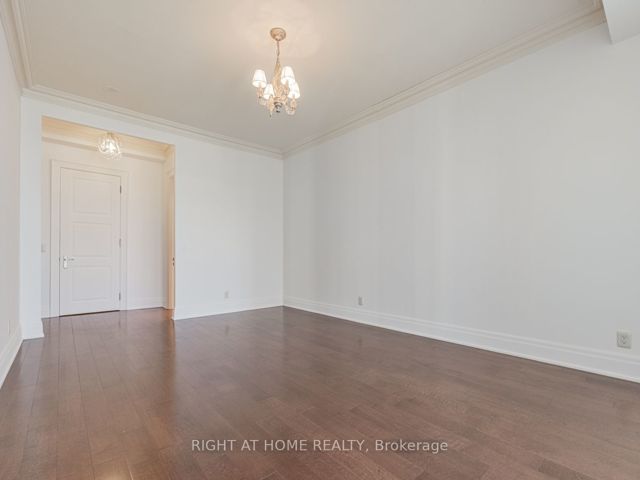 LPH19 - 2095 Lake Shore Blvd W