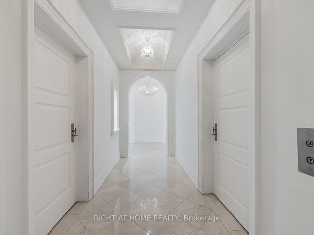 LPH19 - 2095 Lake Shore Blvd W