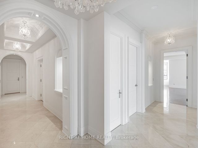 LPH19 - 2095 Lake Shore Blvd W