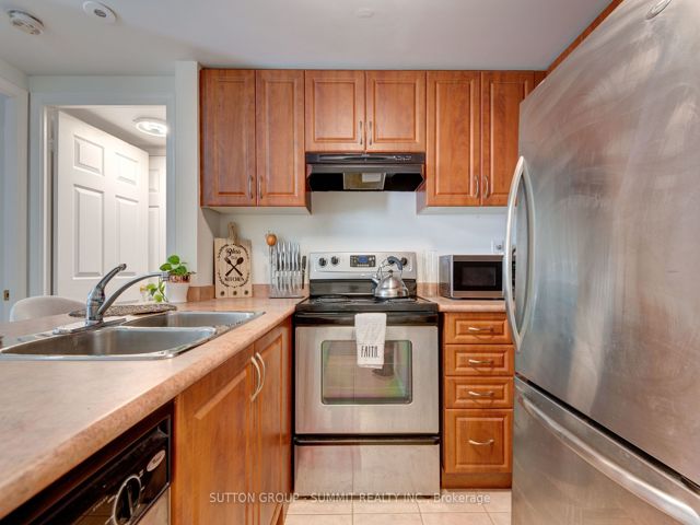 2003 - 3049 Finch Ave W