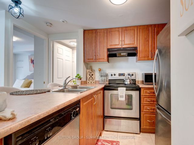 2003 - 3049 Finch Ave W