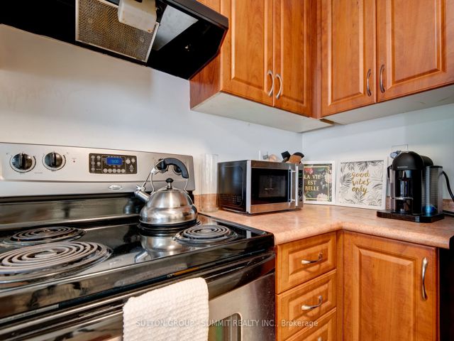 2003 - 3049 Finch Ave W