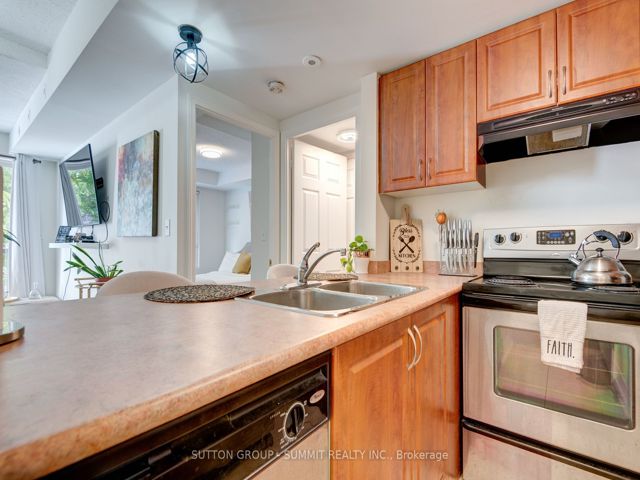 2003 - 3049 Finch Ave W