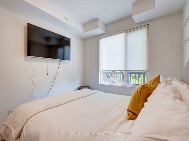 2003 - 3049 Finch Ave W