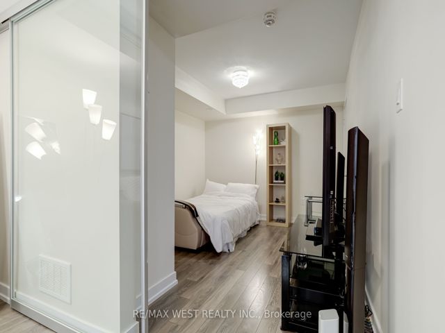 43 - 2315 Sheppard Ave W