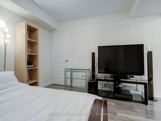 43 - 2315 Sheppard Ave W