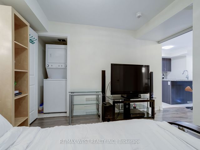 43 - 2315 Sheppard Ave W