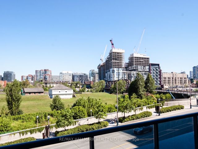 222 - 169 Fort York Blvd
